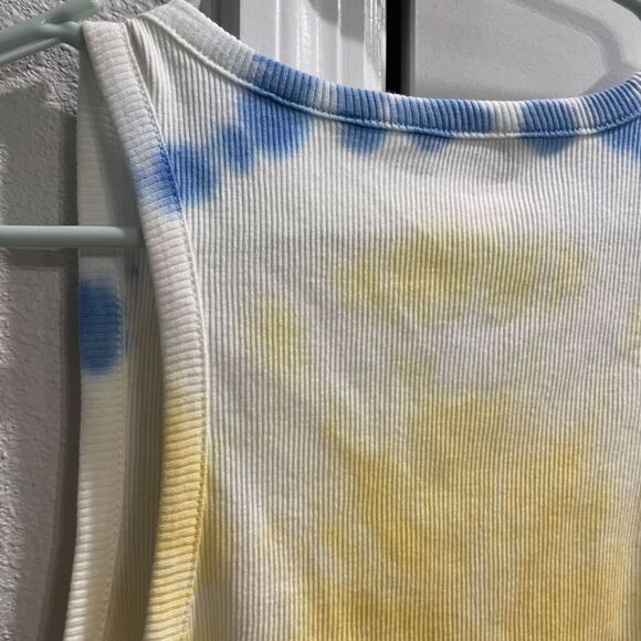 GUESS Crop Tank Top - Picture 9 of 13